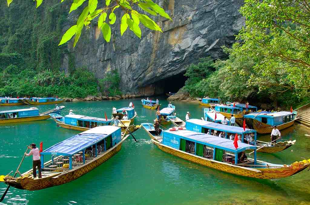 PHONG NHA 