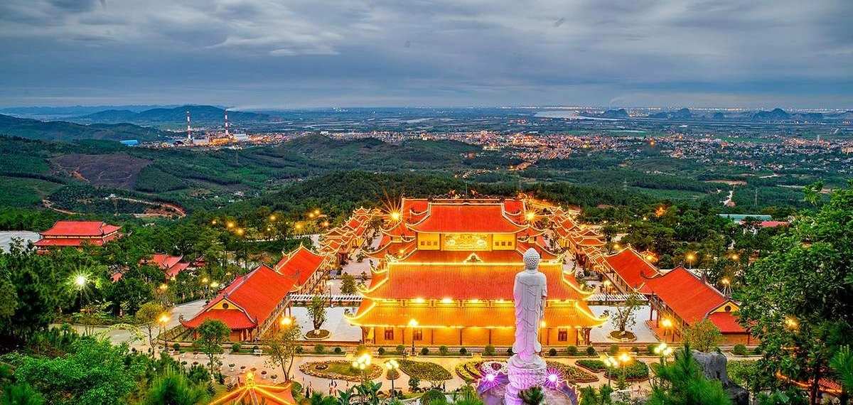 CHÙA BA VÀNG
