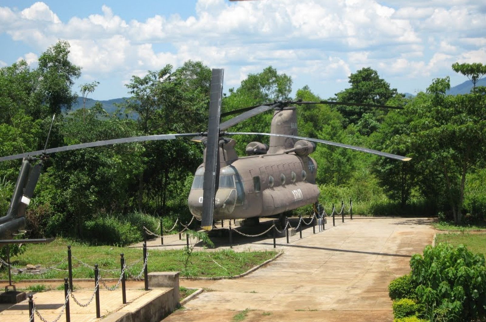 Sân bay trực thăng cũ