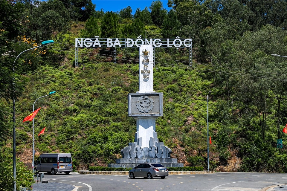 NGÃ BA ĐỒNG LỘC