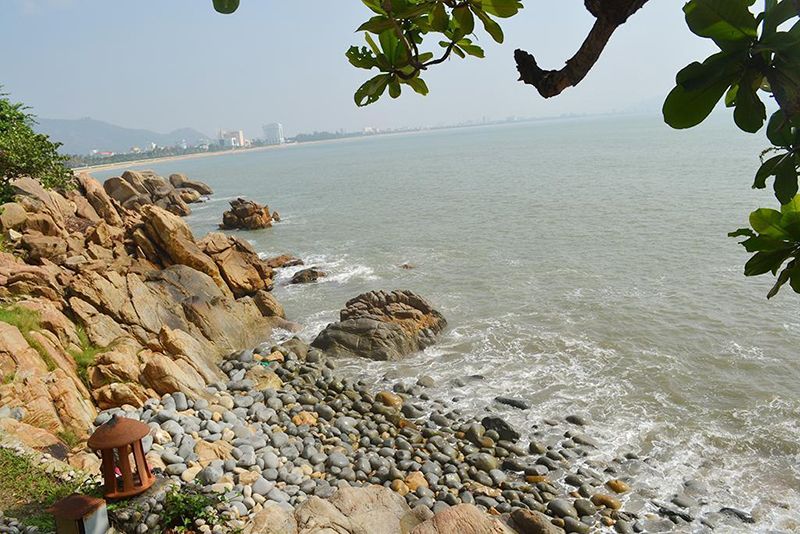 Bãi tắm Hoàng Hậu