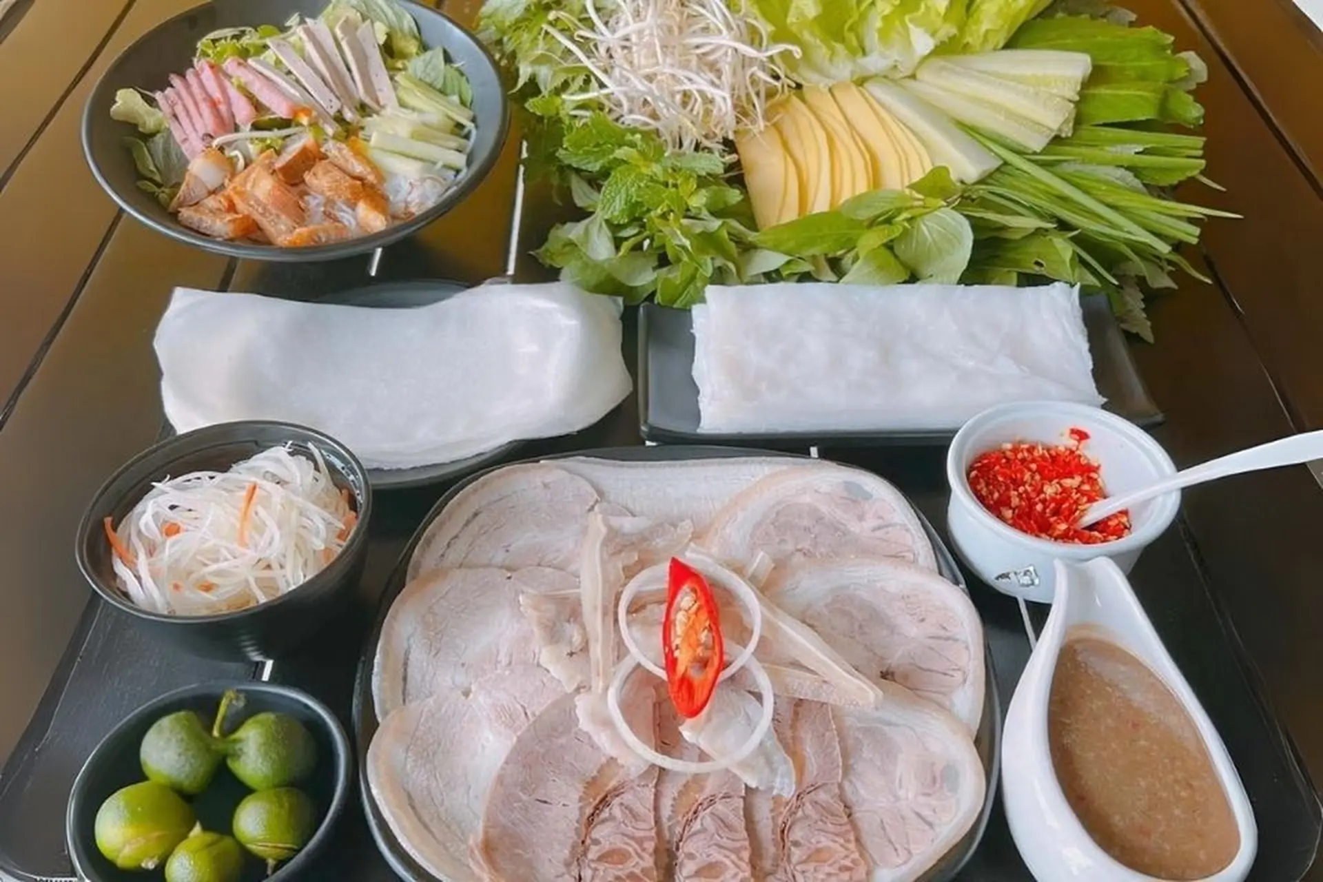 Bánh tráng thịt heo 2 đầu da