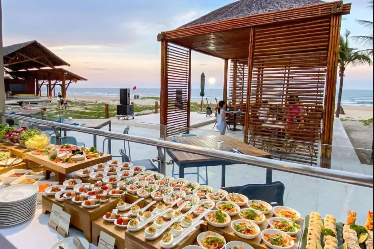 Bữa sáng muộn với đa dạng món ăn