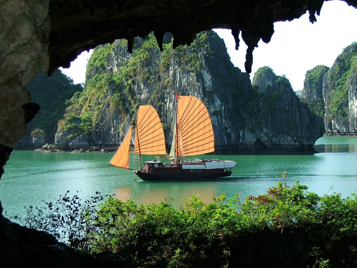 Ha Long Bay