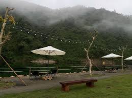 Nghỉ đêm tại khách sạn