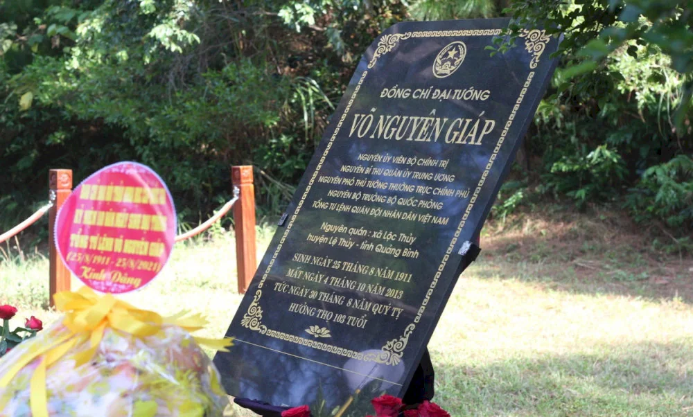 Mộ Đại tướng Võ Nguyên Giáp