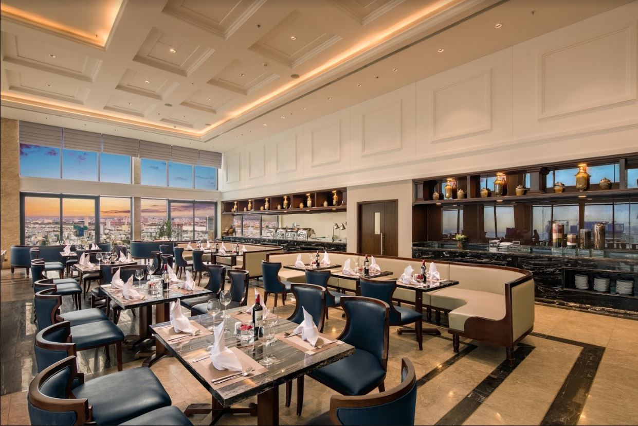 Ăn trưa nhà hàng