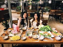 Ăn trưa nhà hàng