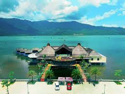 Ăn trưa nhà hàng