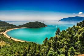 Cảnh sắc ngoạn mục của Vịnh Lăng Cô